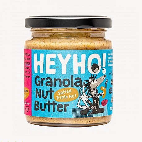 Die Nut Butter ist ein Bio-Mischmus aus Haselnüssen, Cashewkernen und Mandeln mit Hafer, ein leckerer und nahrhafter Brotaufstrich.
