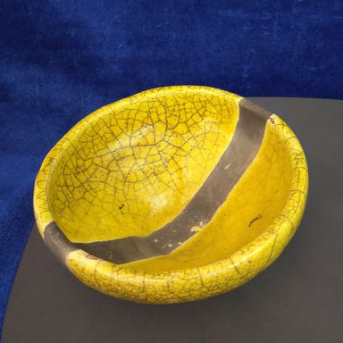 Schale aus Raku-Keramik